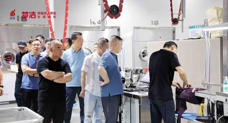 湖南友阿集團(tuán)赴夢潔高端床上用品現(xiàn)代科技工業(yè)園研學(xué)參觀